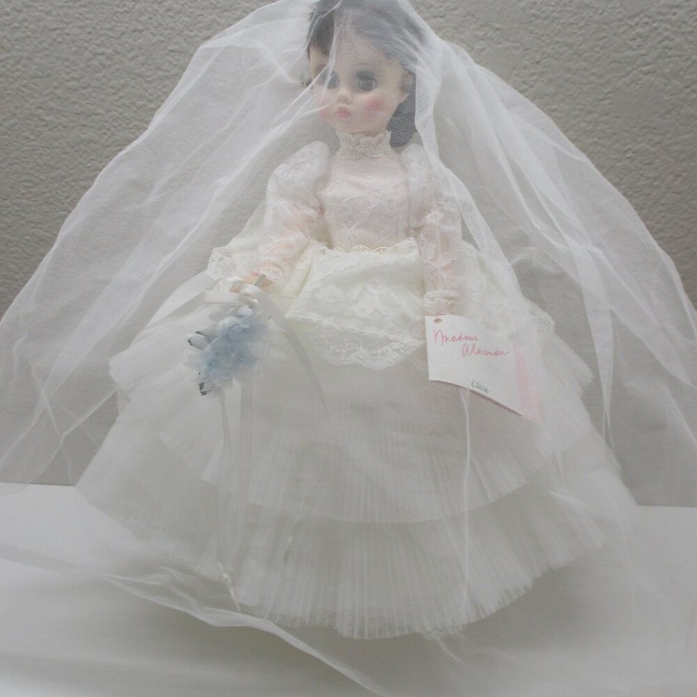 Madame Alexander 17" Bride doll Elise